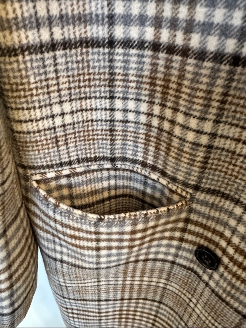 Maje Plaid Double-Breasted Coat in Brown/Beige size 38 retail for $685 - Picture 9 of 10